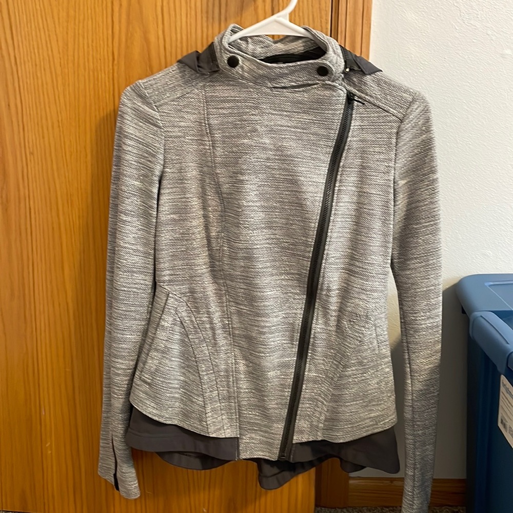 Lululemon Lululemon Bust a Move Jacket-light and dark grey, sz 6 detachable hood